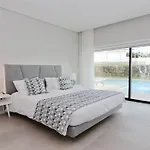 Βίλα Waterfall - Clever Details, Luxury, 5min Walking From The Center *
