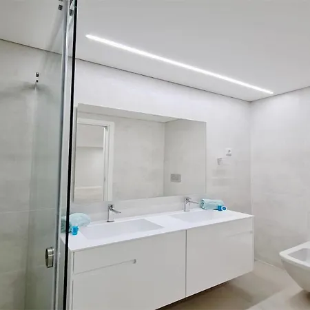 Waterfall - Clever Details, Luxury, 5min Walking From The Center * 维拉摩拉