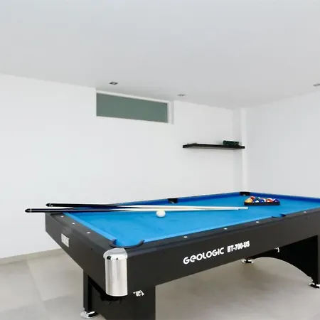 Βίλα Waterfall - Clever Details, Luxury, 5min Walking From The Center Βιλαμούρα