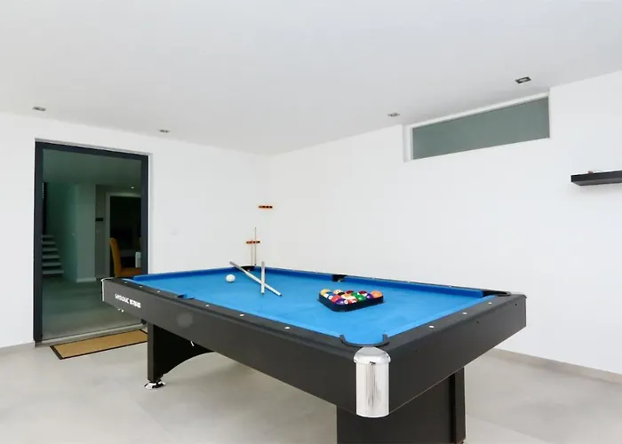 Waterfall - Clever Details, Luxury, 5min Walking From The Center Vila *