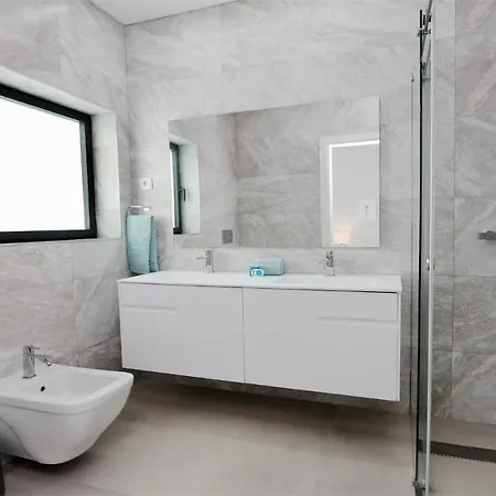 Villa Waterfall - Clever Details, Luxury, 5min Walking From The Center