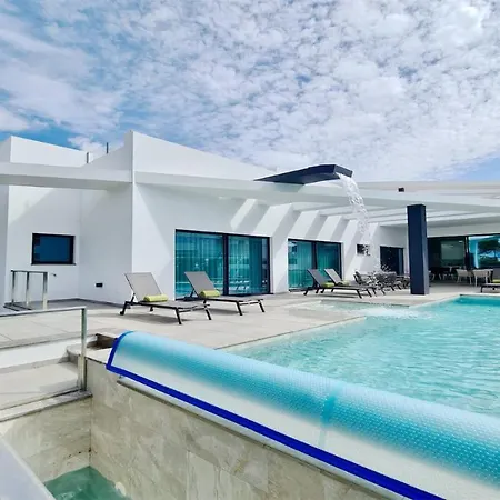 Waterfall - Clever Details, Luxury, 5min Walking From The Center Villa