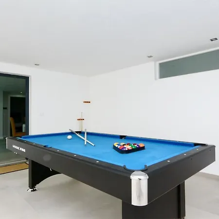 Waterfall - Clever Details, Luxury, 5min Walking From The Center Villa *